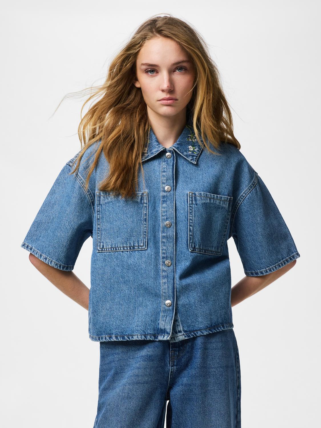 model_shot-front
